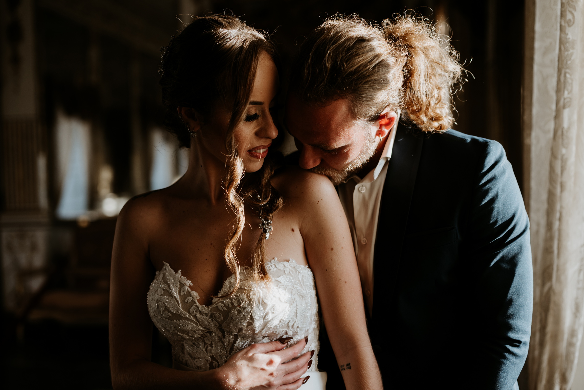 wedding photographer castello donnafugata ragusa italy inside bride and groom