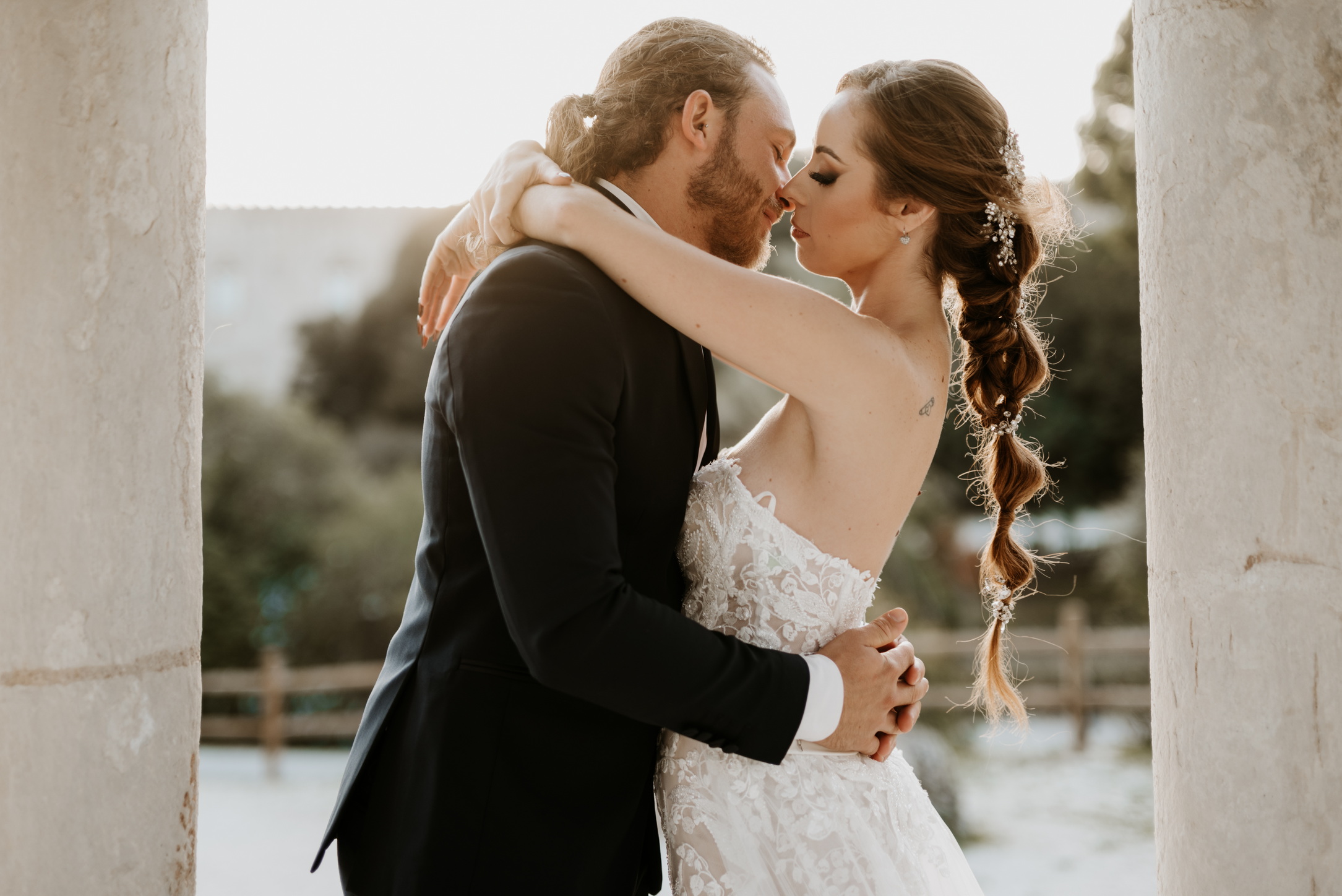 wedding photographer castello donnafugata ragusa italy outside near